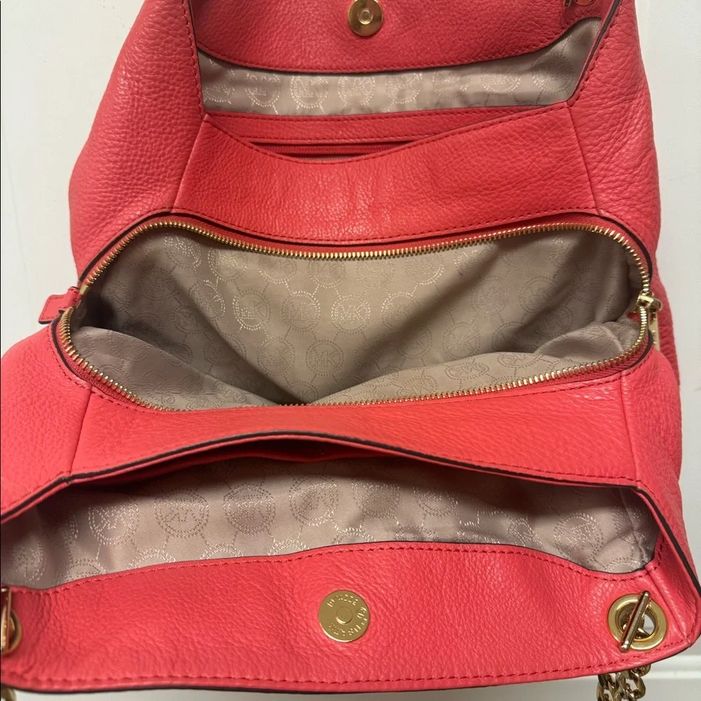 Michael Kors | Jet Set Chain Leather Shoulder Bag in Coral - Picture 5 of 6